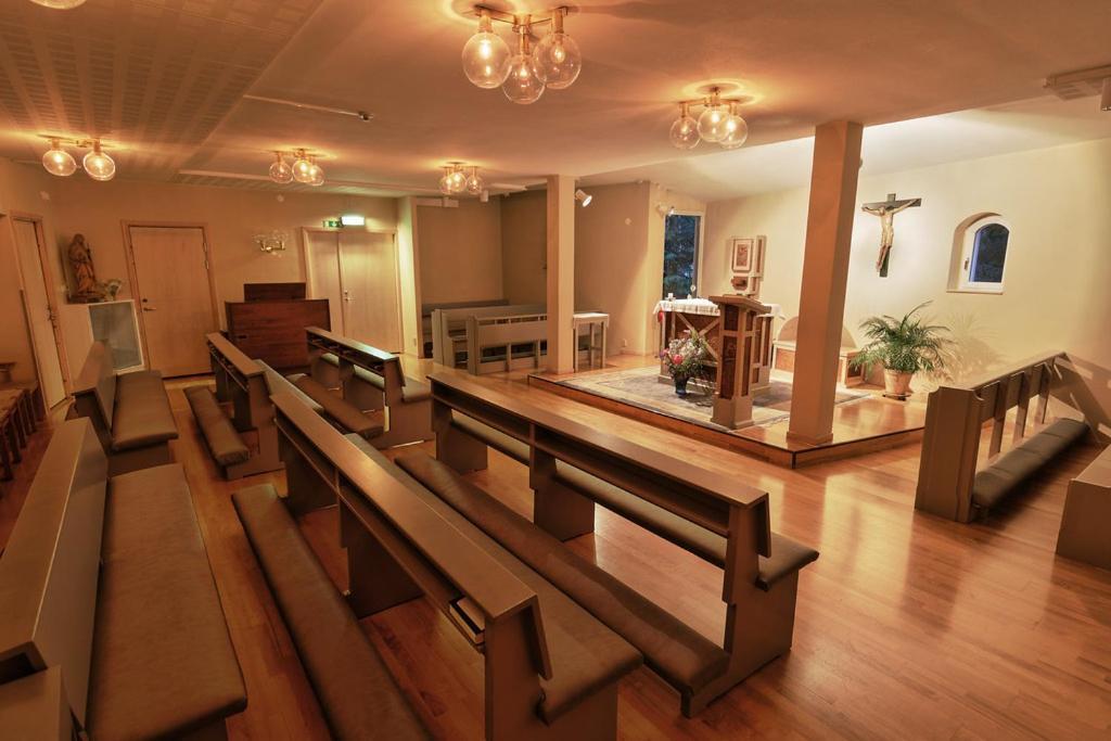 ファールン Birgittagarden - Gaesthem - Birgittasystrarna Bed & Breakfast エクステリア 写真