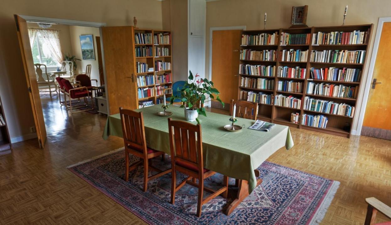 ファールン Birgittagarden - Gaesthem - Birgittasystrarna Bed & Breakfast エクステリア 写真
